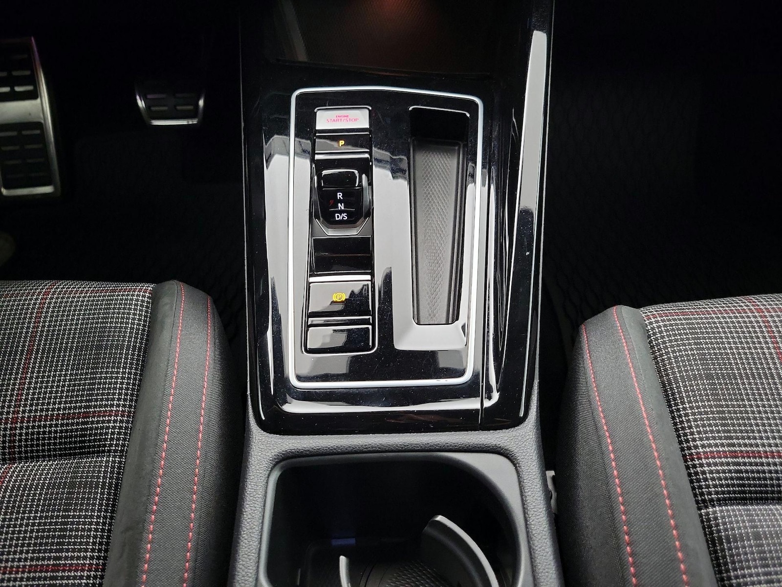 2024 Volkswagen Golf GTI S - Photo 18