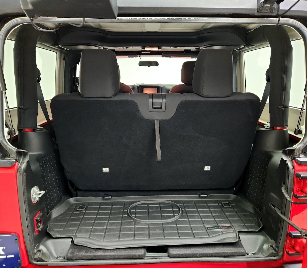 Trunk/Cargo (Seats Up)