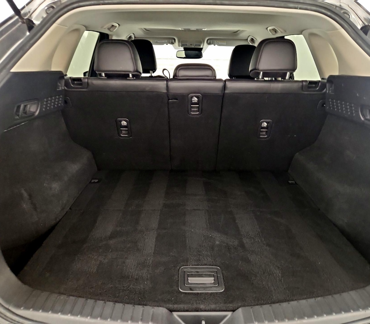 Trunk/Cargo (Seats Up)