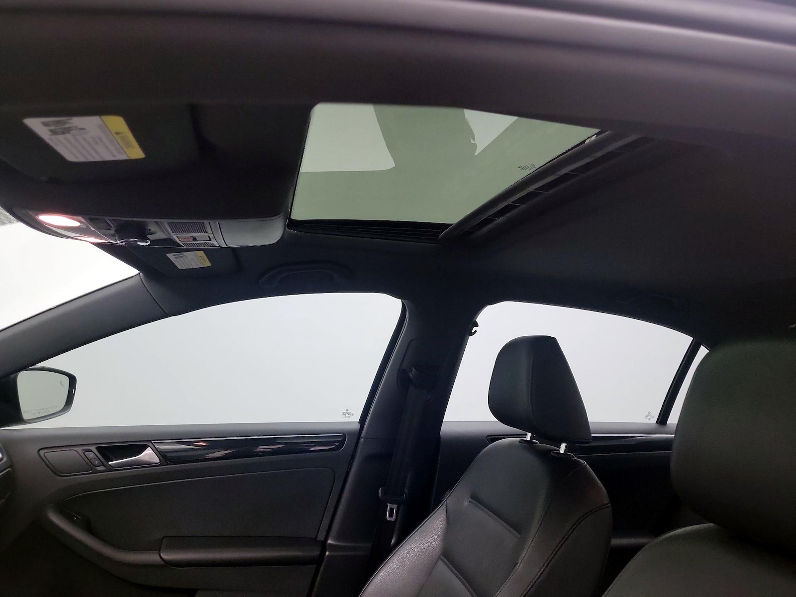 Sunroof(s) & Overhead Airbags