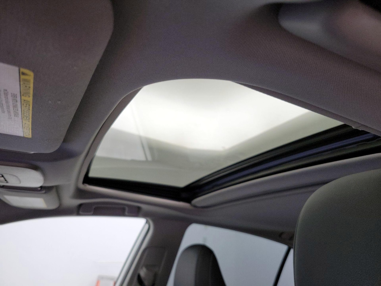 Sunroof(s) & Overhead Airbags