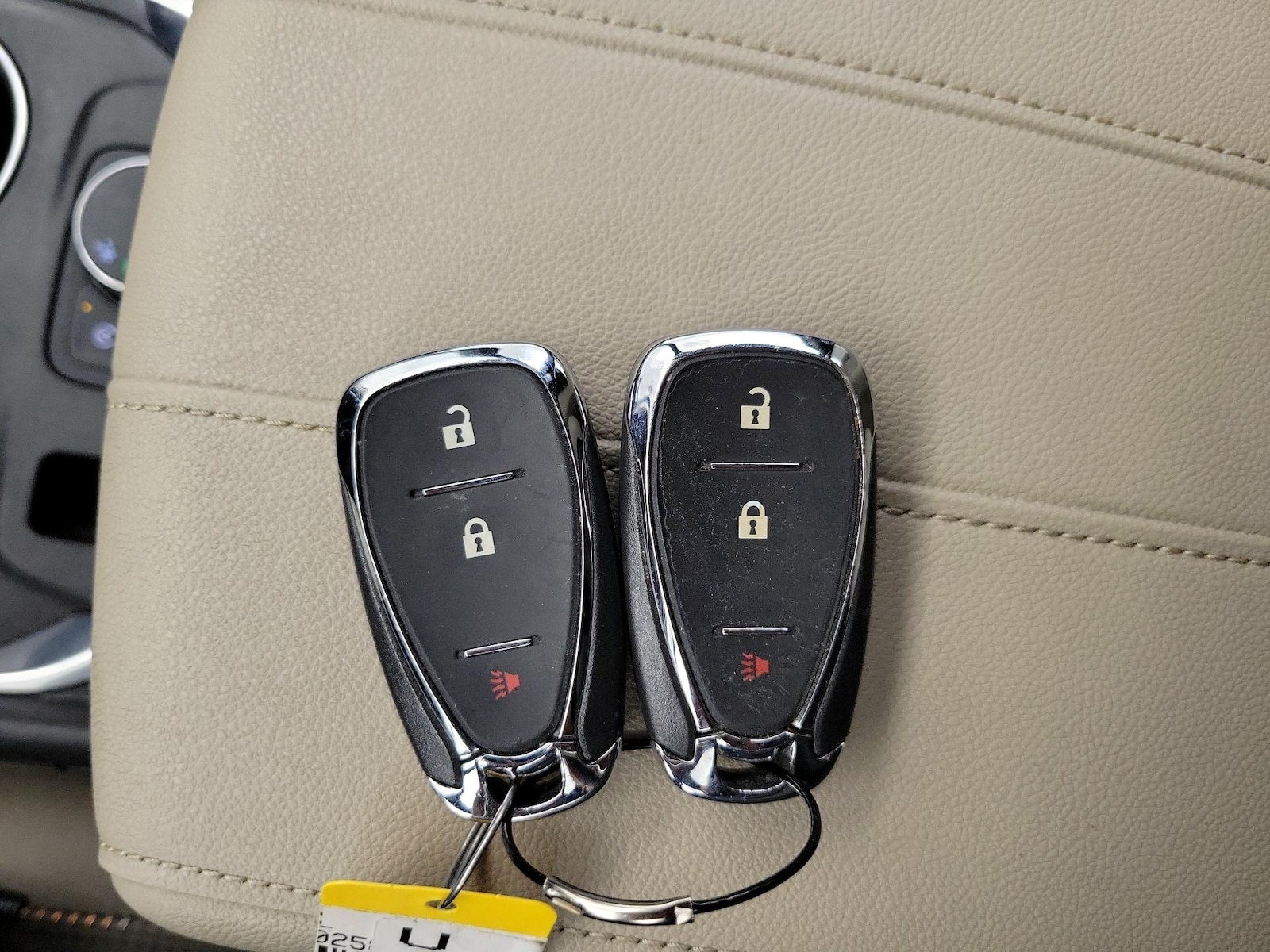 2022 Chevrolet Traverse LS - Photo 25