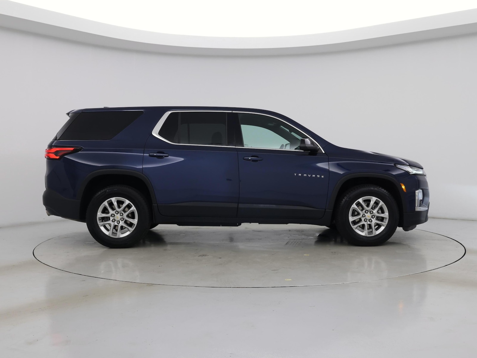 2022 Chevrolet Traverse LS - Photo 8