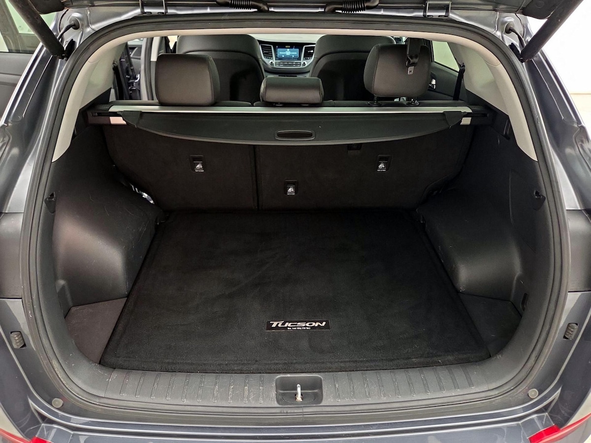 Trunk/Cargo (Seats Up)