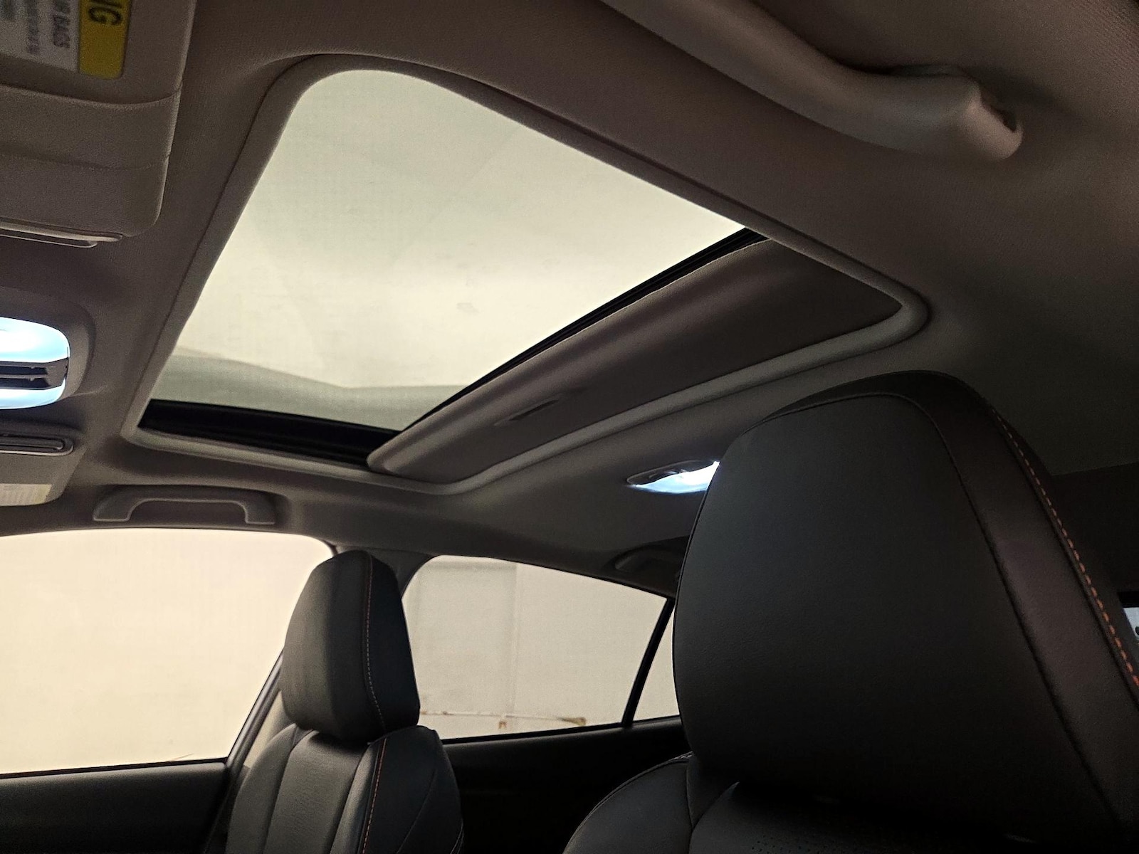 Sunroof(s) & Overhead Airbags