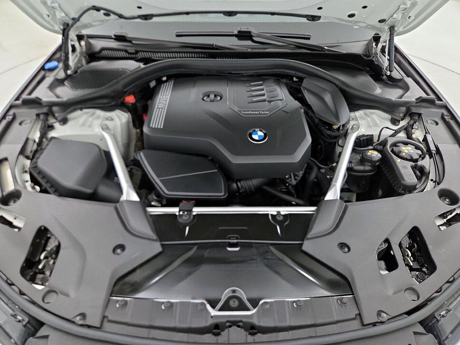 2023 BMW 5 Series 530i - Photo 24