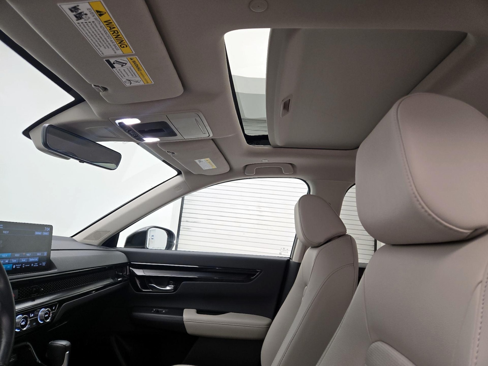 Sunroof(s) & Overhead Airbags