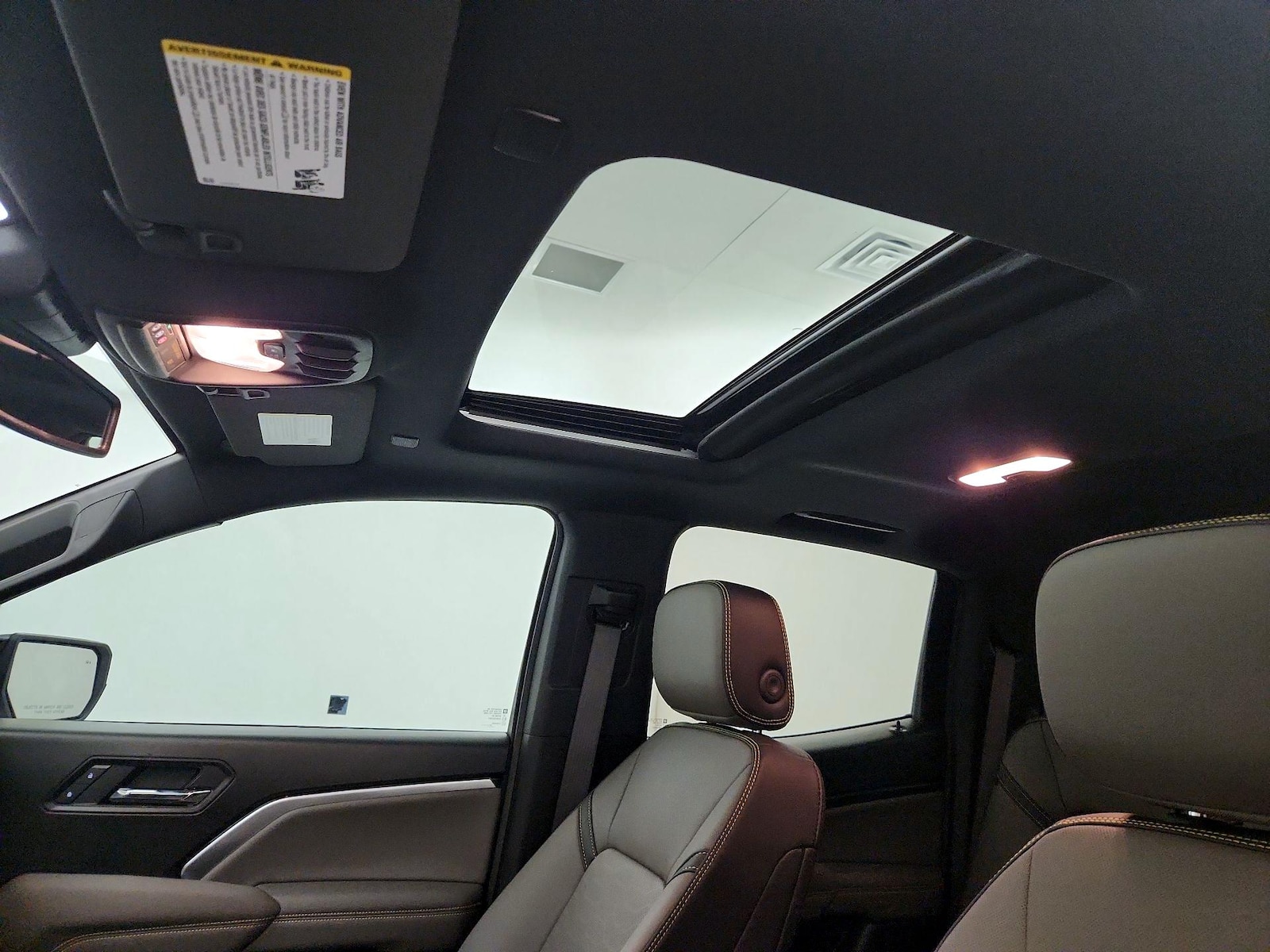 Sunroof(s) & Overhead Airbags