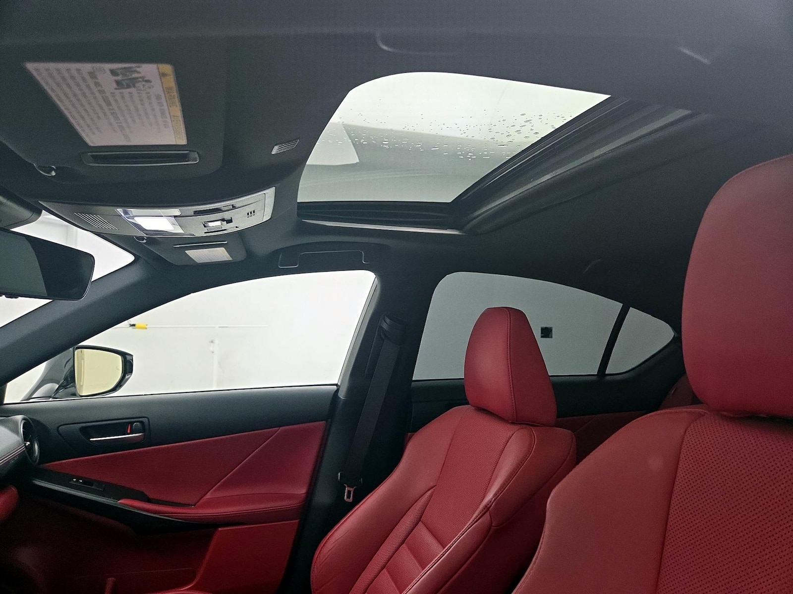 Sunroof(s) & Overhead Airbags