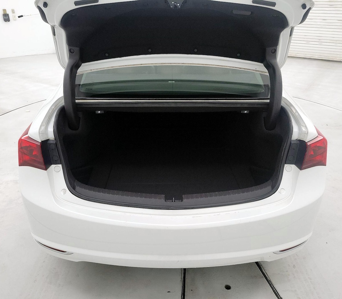 Trunk/Cargo (Seats Up)