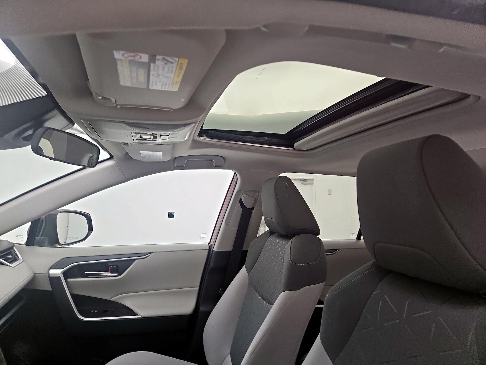 Sunroof(s) & Overhead Airbags
