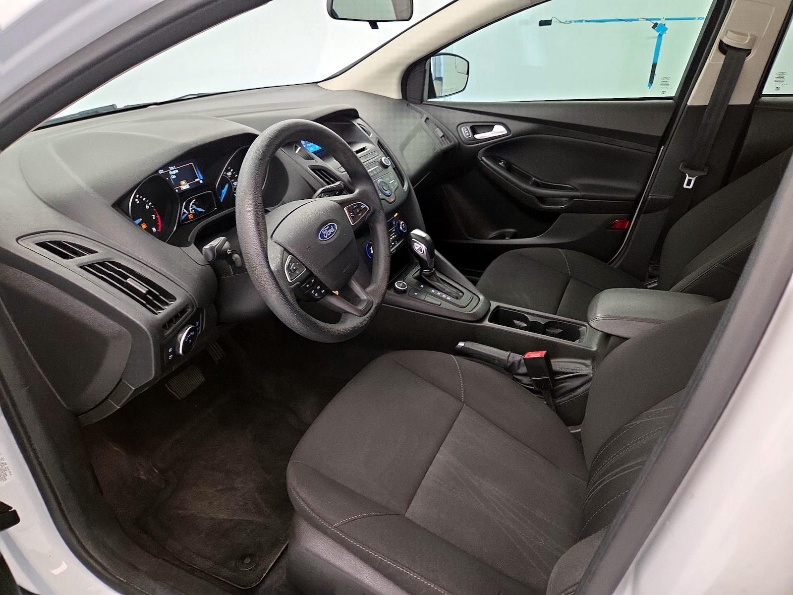 Power Seat(s) & Side Airbags