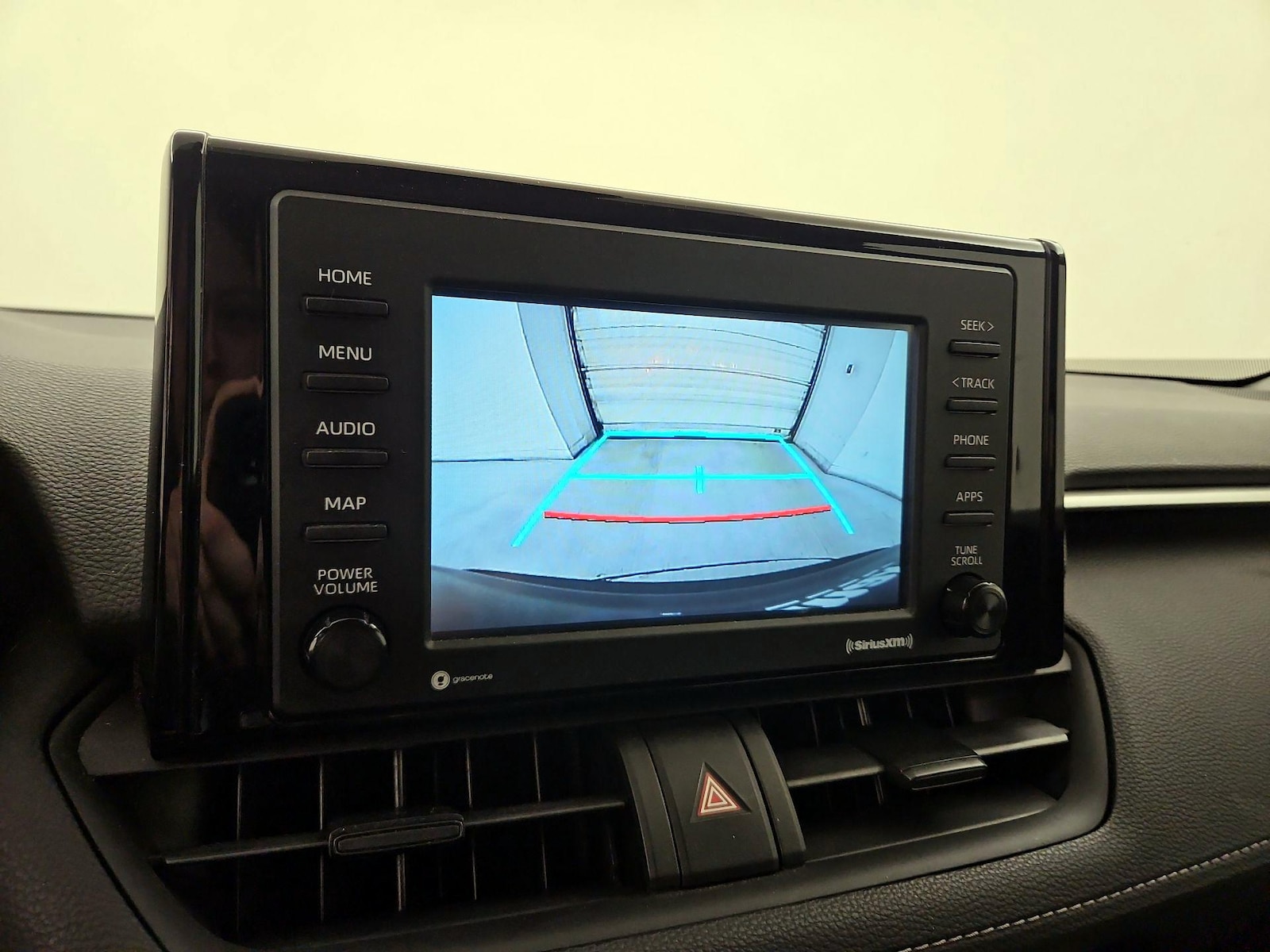 2021 Toyota RAV4 XLE - Photo 15
