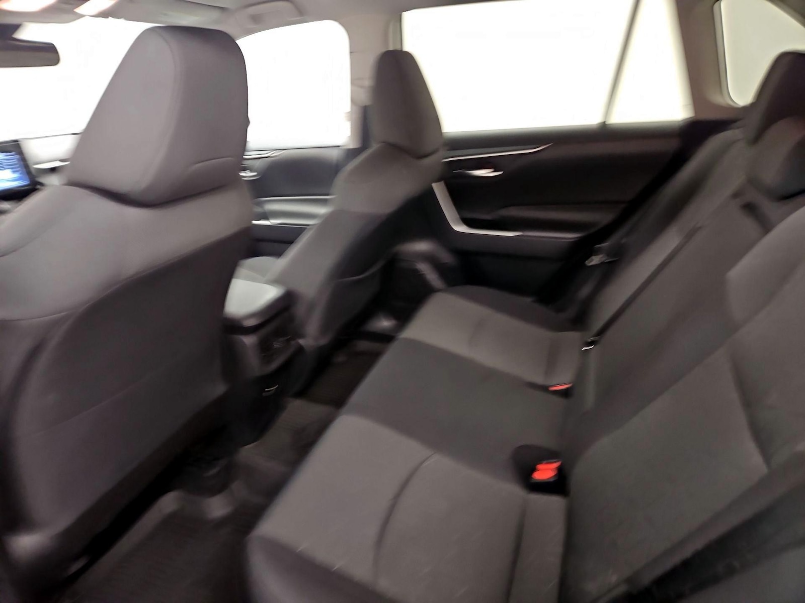 2021 Toyota RAV4 XLE - Photo 20