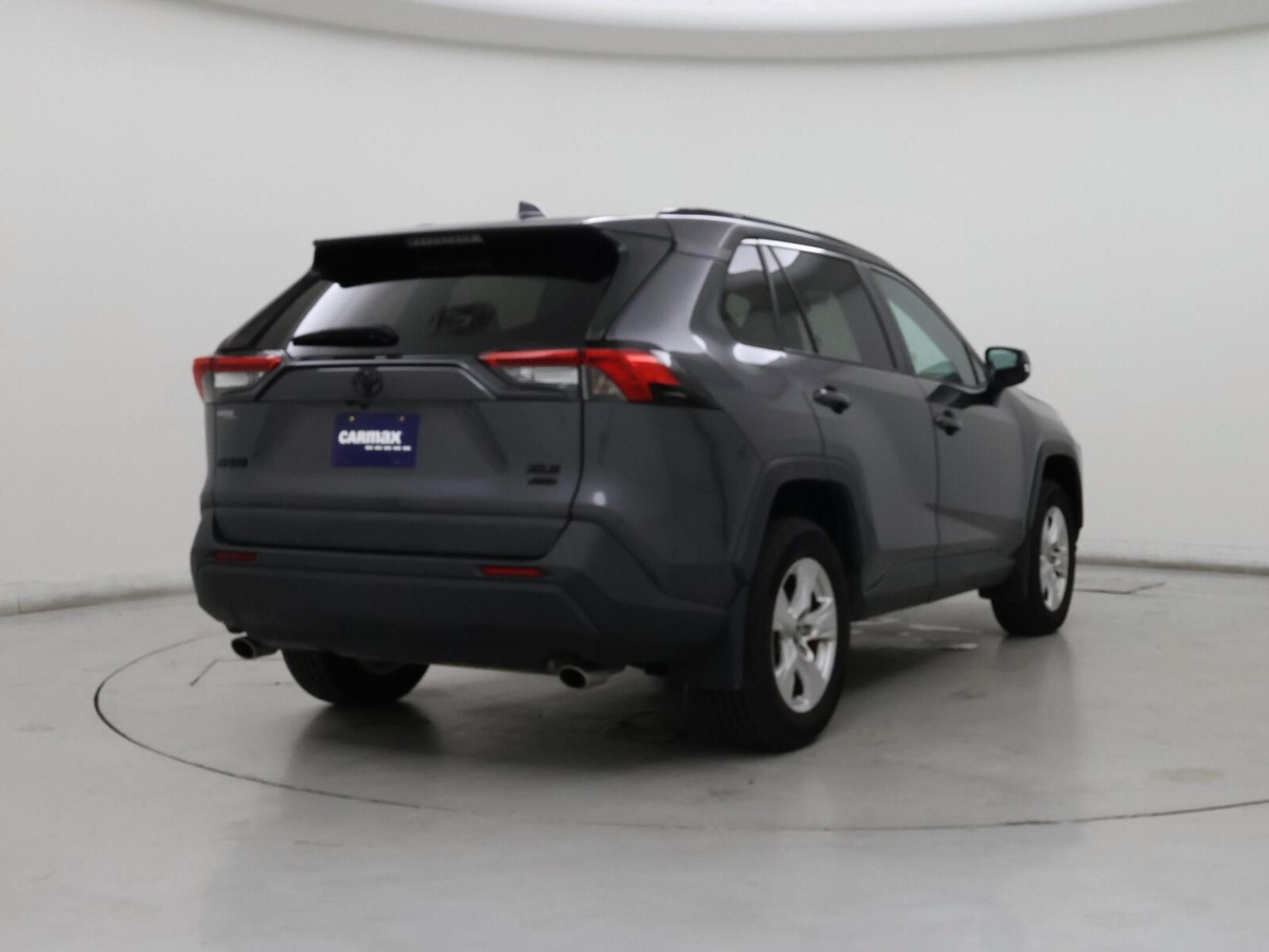 2021 Toyota RAV4 XLE - Photo 9
