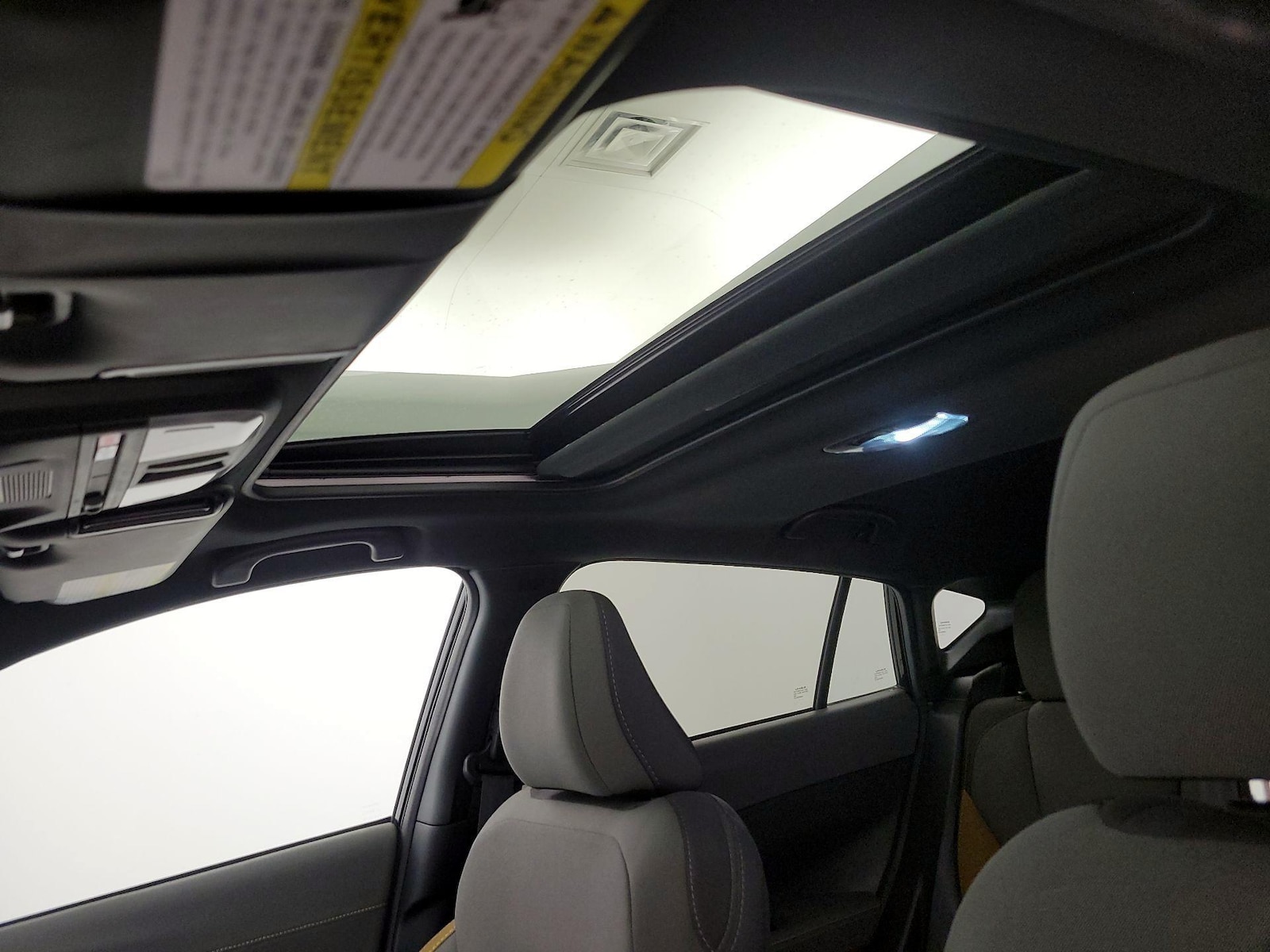 Sunroof(s) & Overhead Airbags