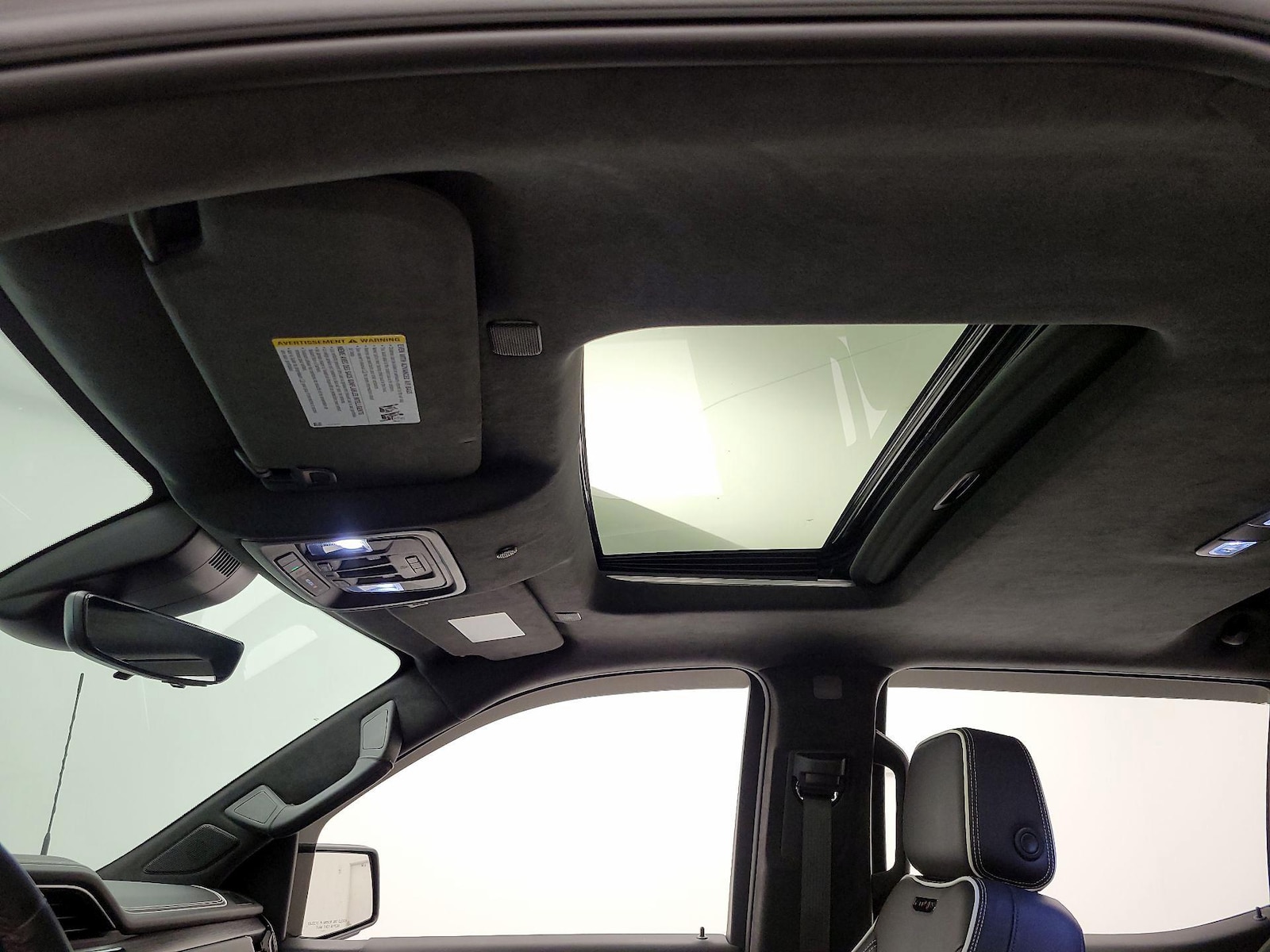 Sunroof(s) & Overhead Airbags
