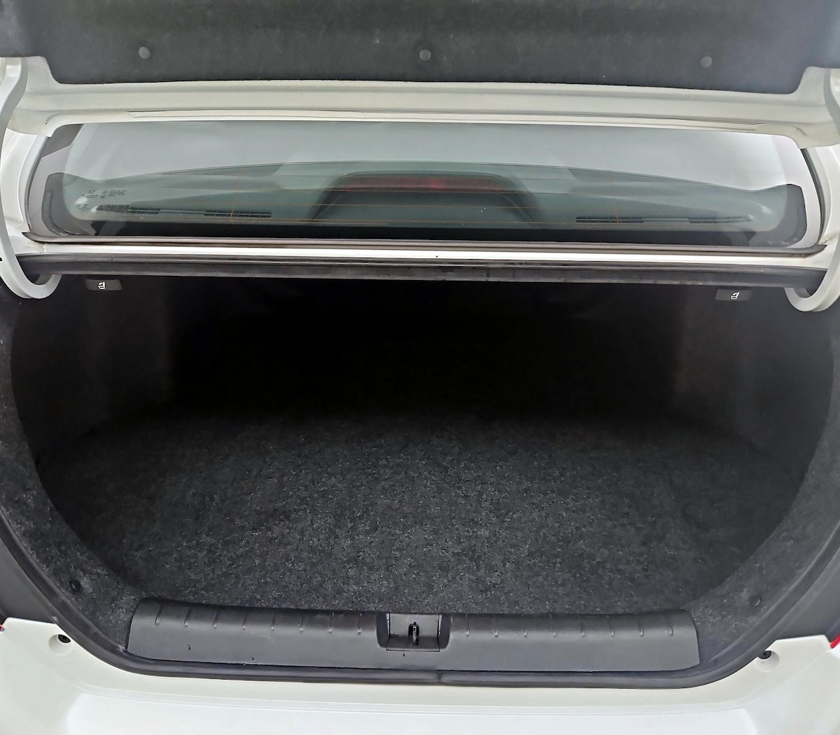 Trunk/Cargo (Seats Up)