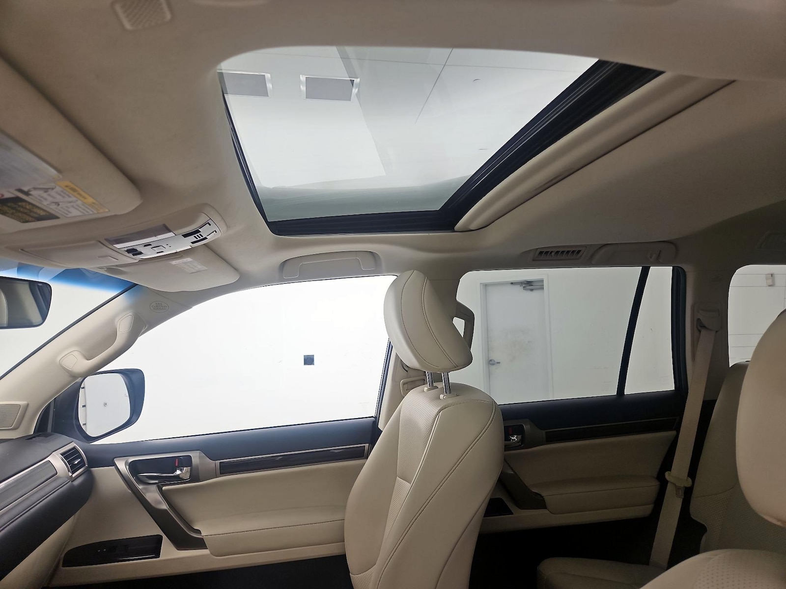 Sunroof(s) & Overhead Airbags