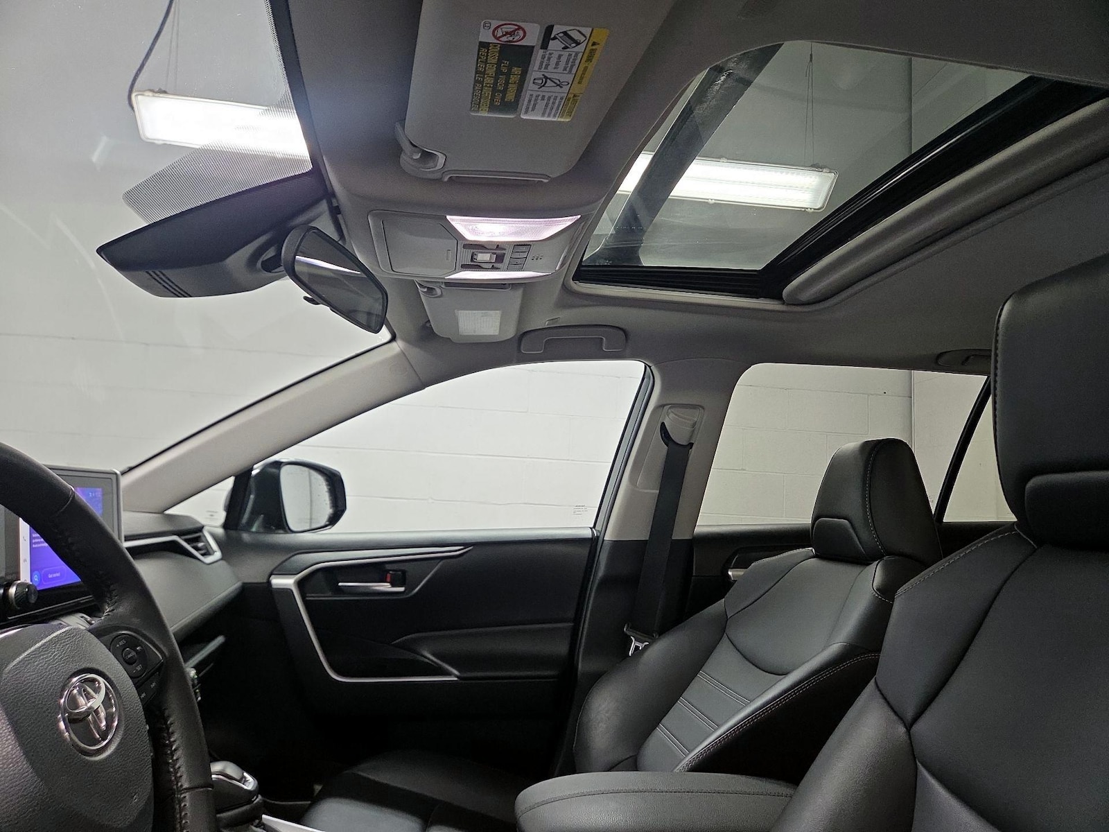 Sunroof(s) & Overhead Airbags