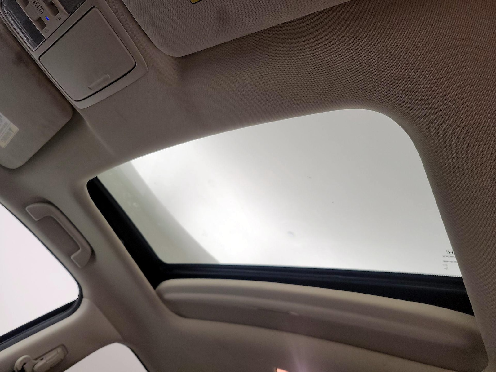 Sunroof(s) & Overhead Airbags