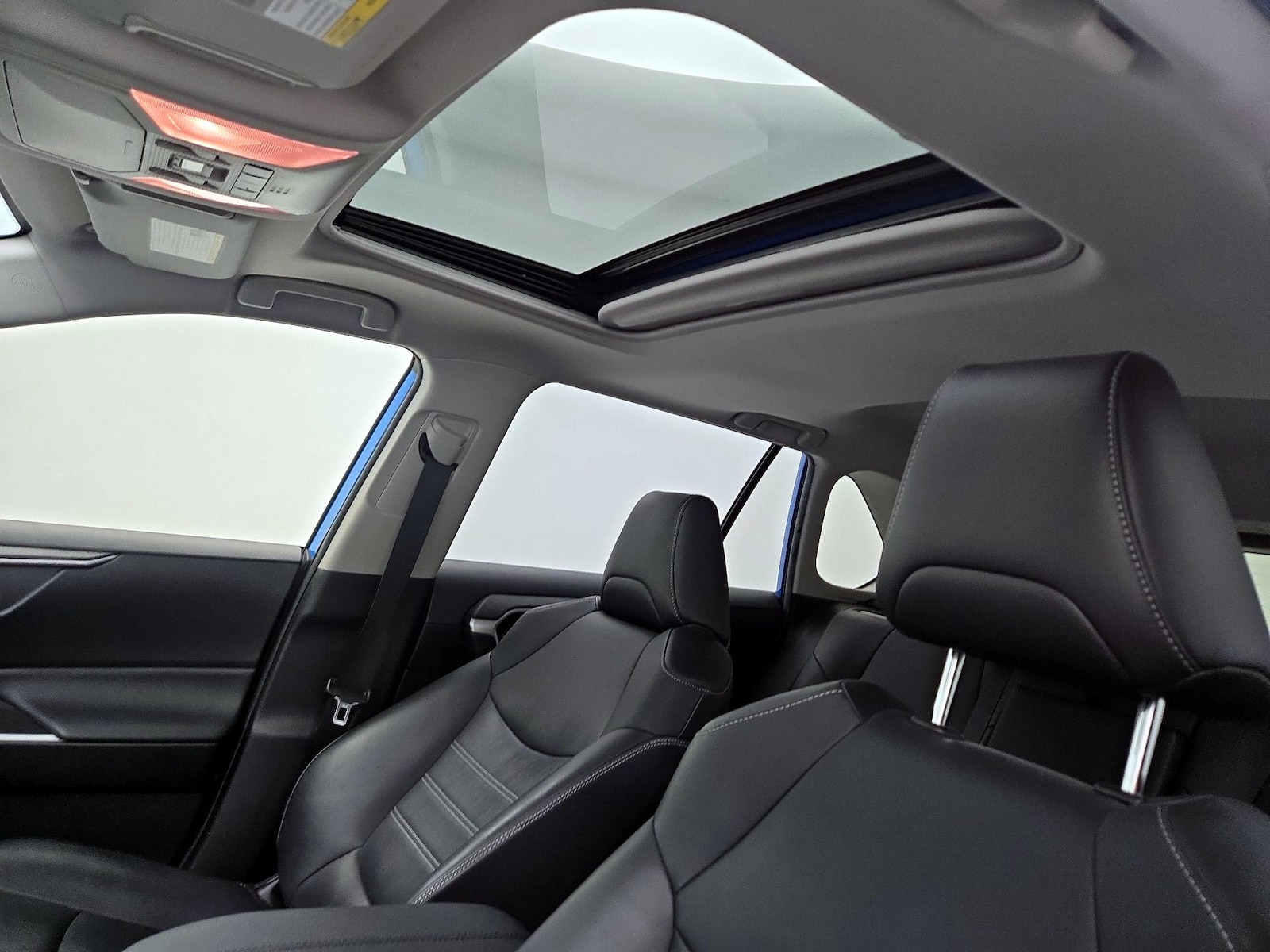 Sunroof(s) & Overhead Airbags