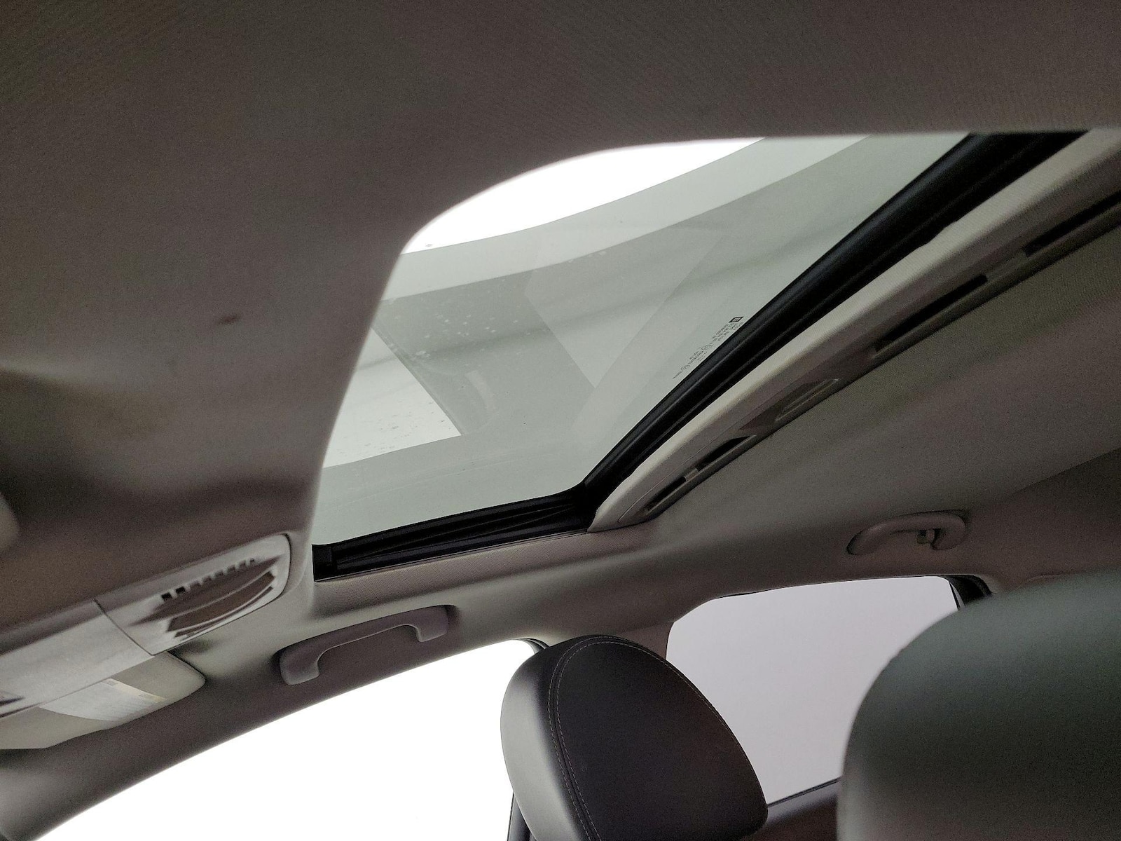 Sunroof(s) & Overhead Airbags