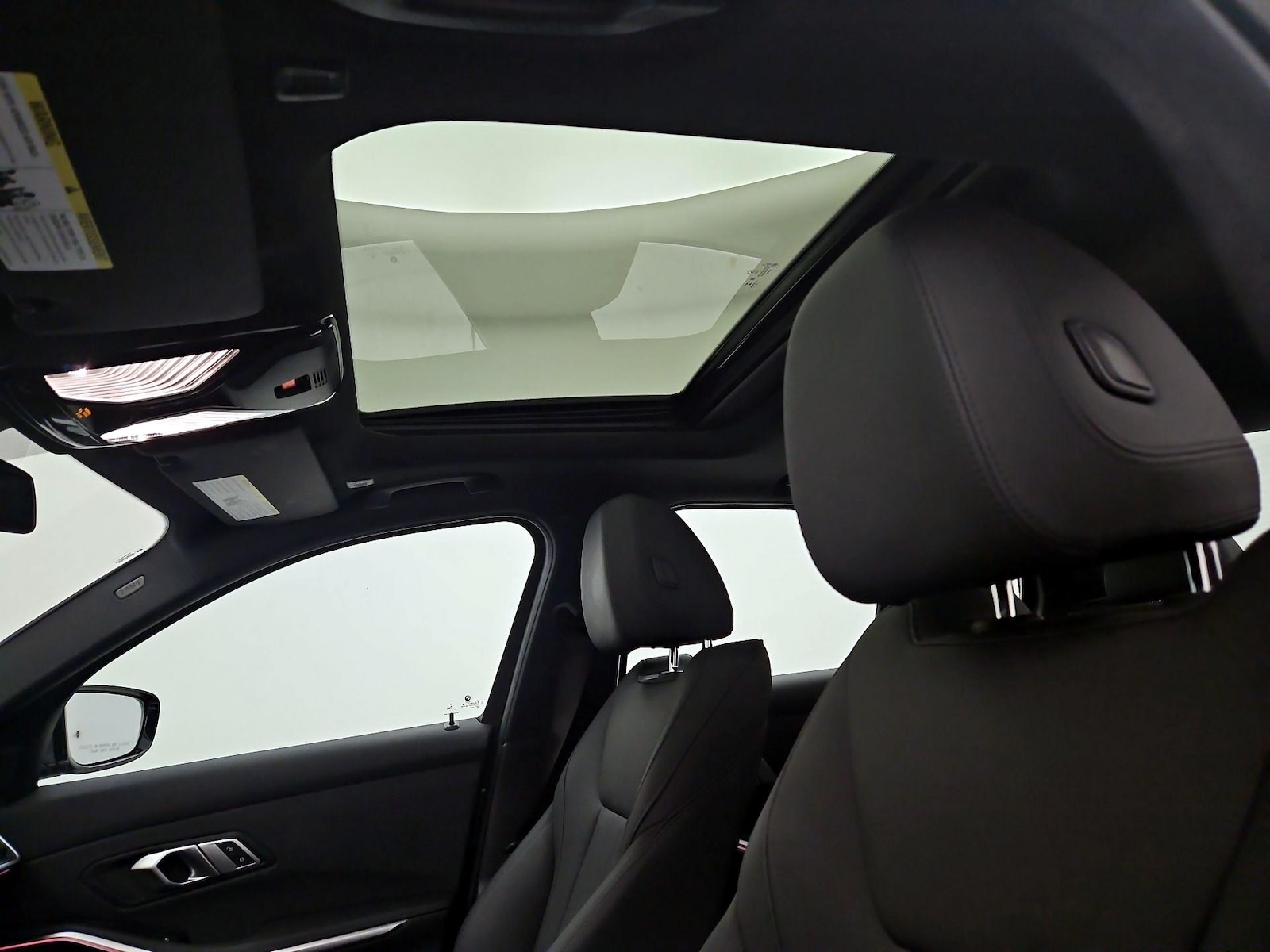 Sunroof(s) & Overhead Airbags