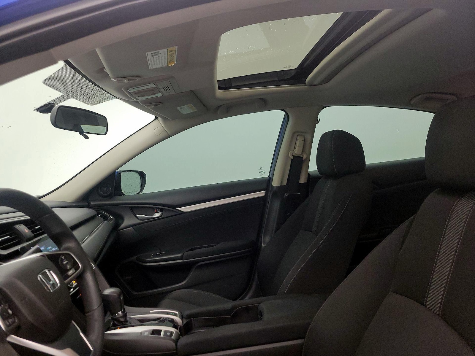 Sunroof(s) & Overhead Airbags