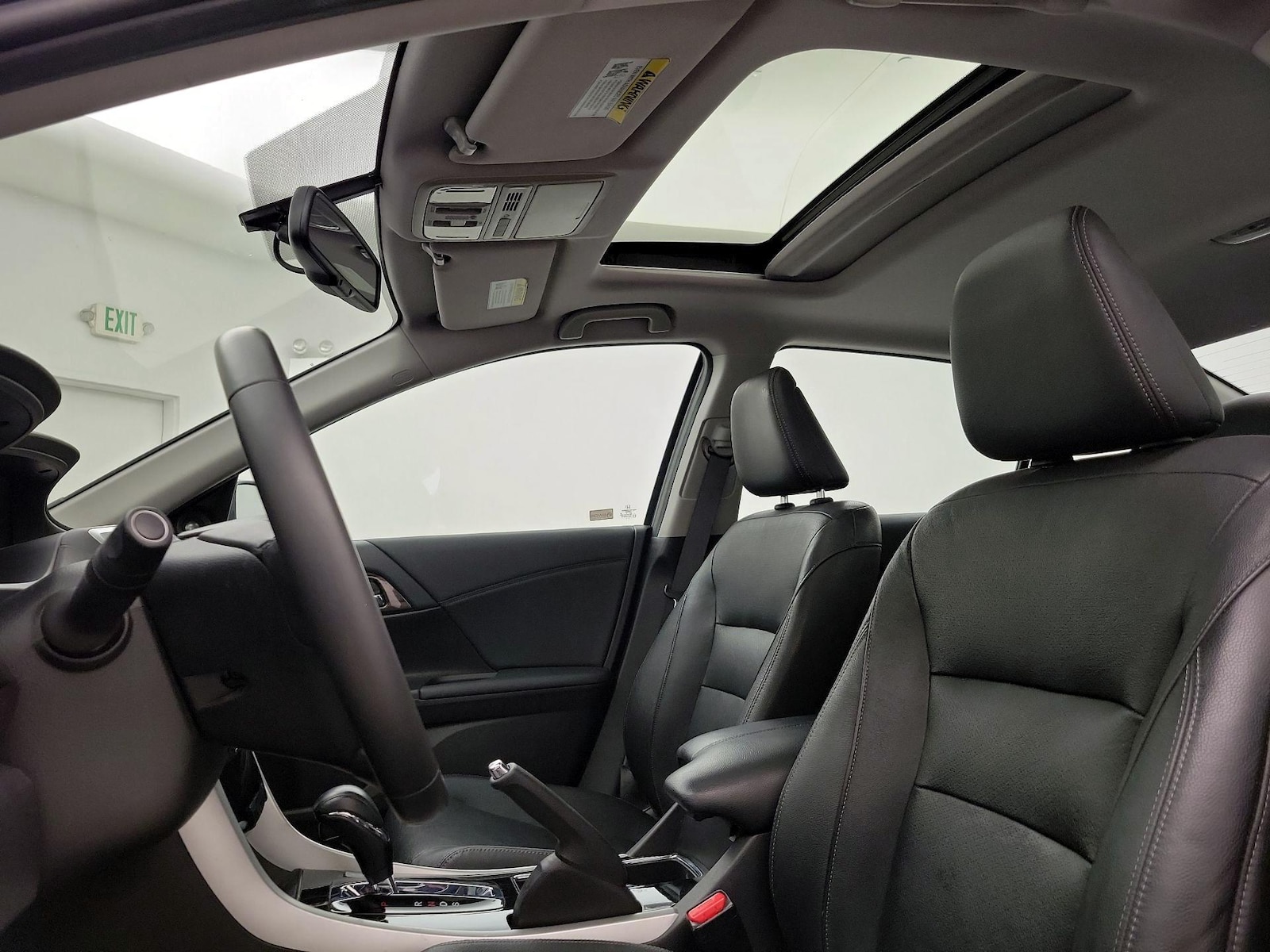 Sunroof(s) & Overhead Airbags