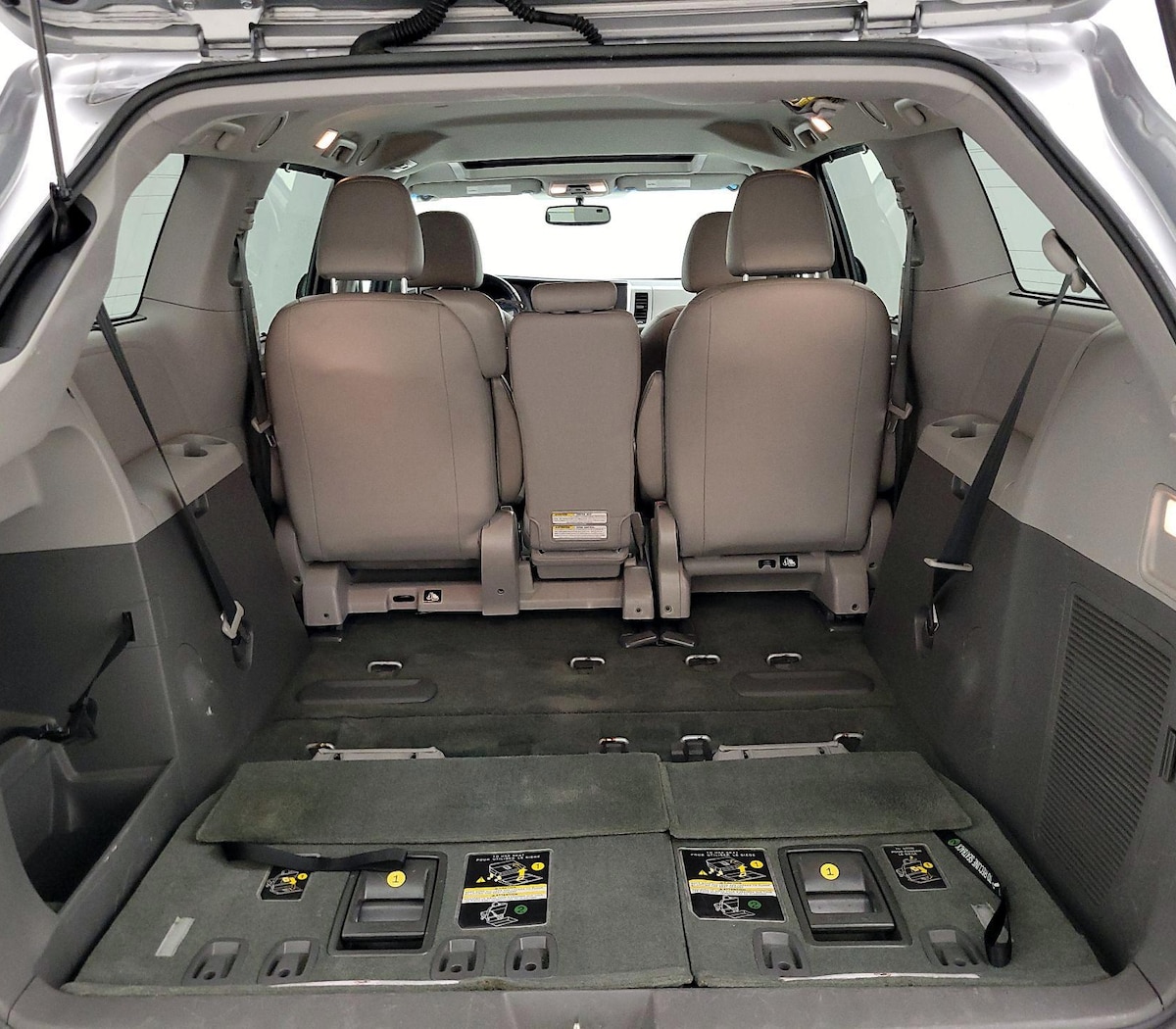 Trunk/Cargo (Seats Up)