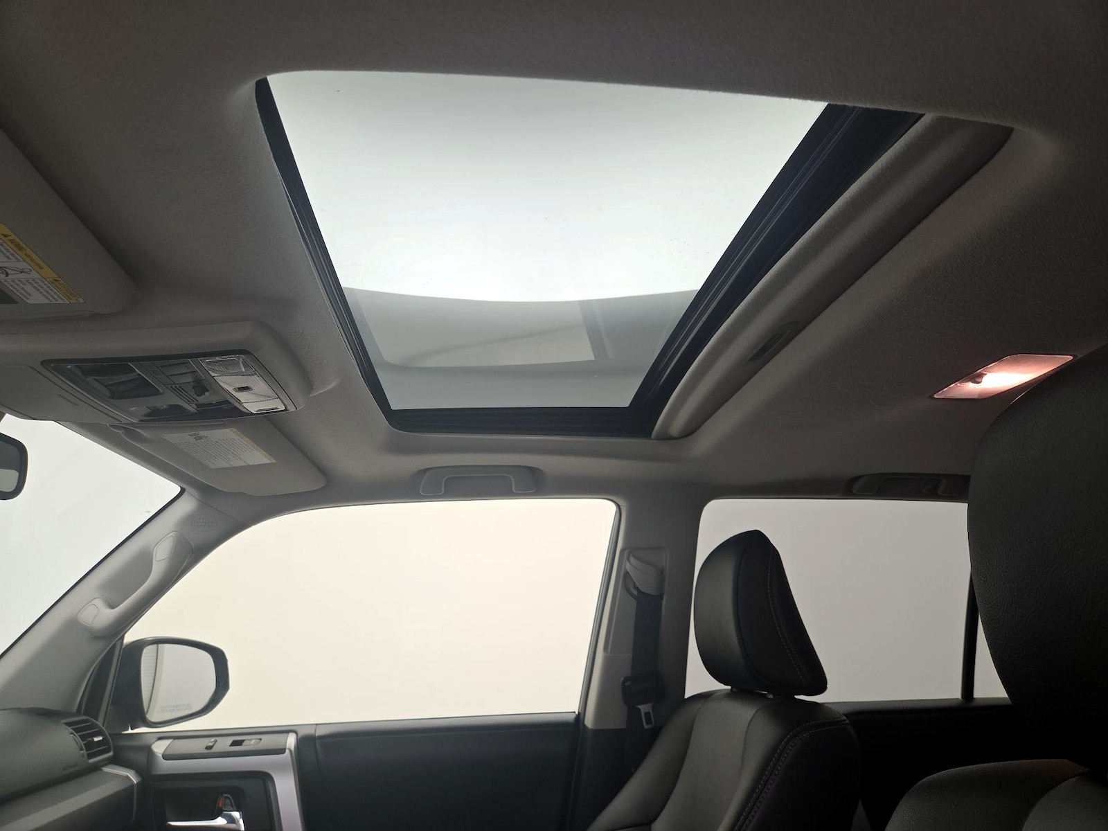 Sunroof(s) & Overhead Airbags