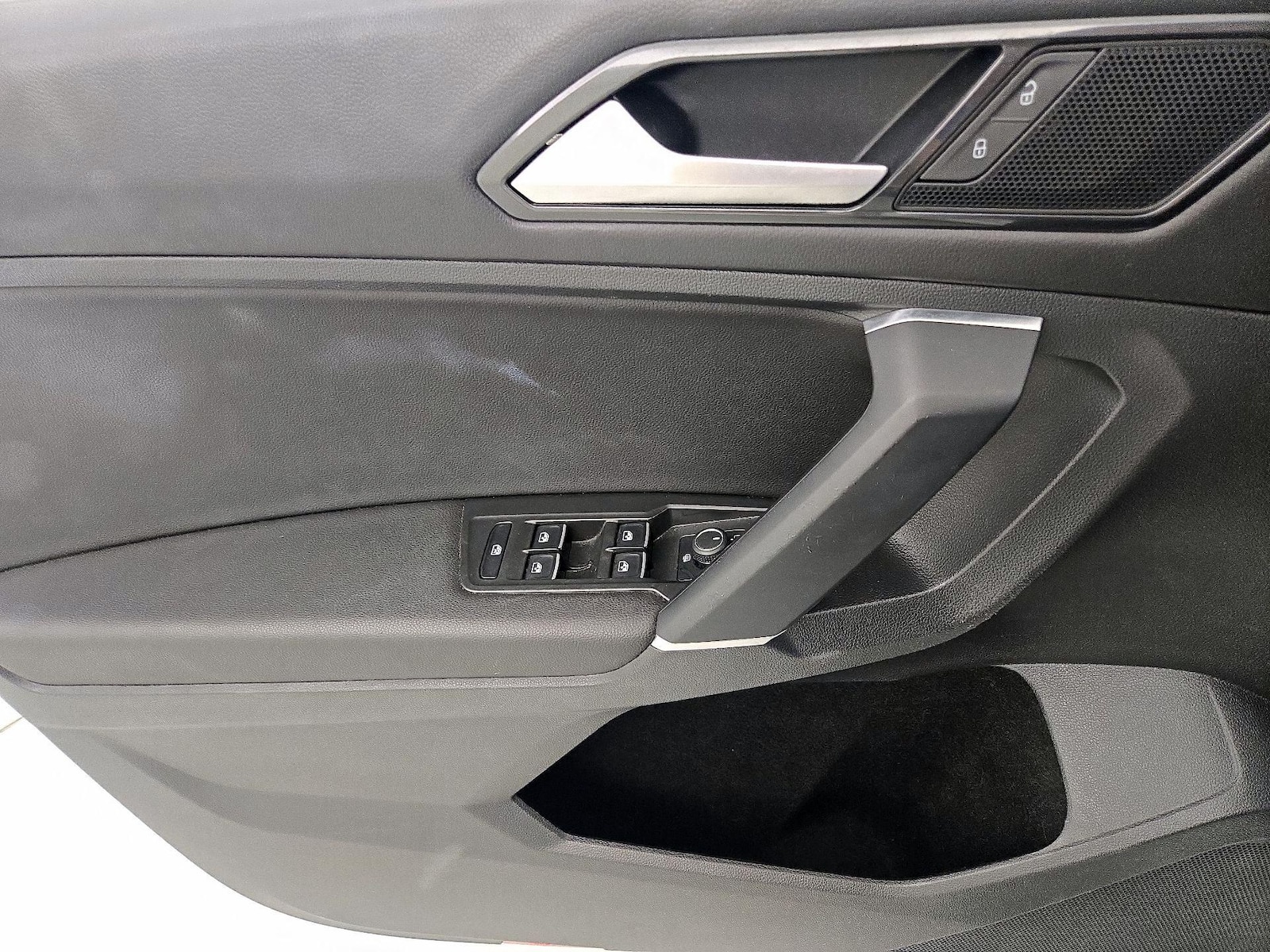 2018 Volkswagen Tiguan SE - Photo 13