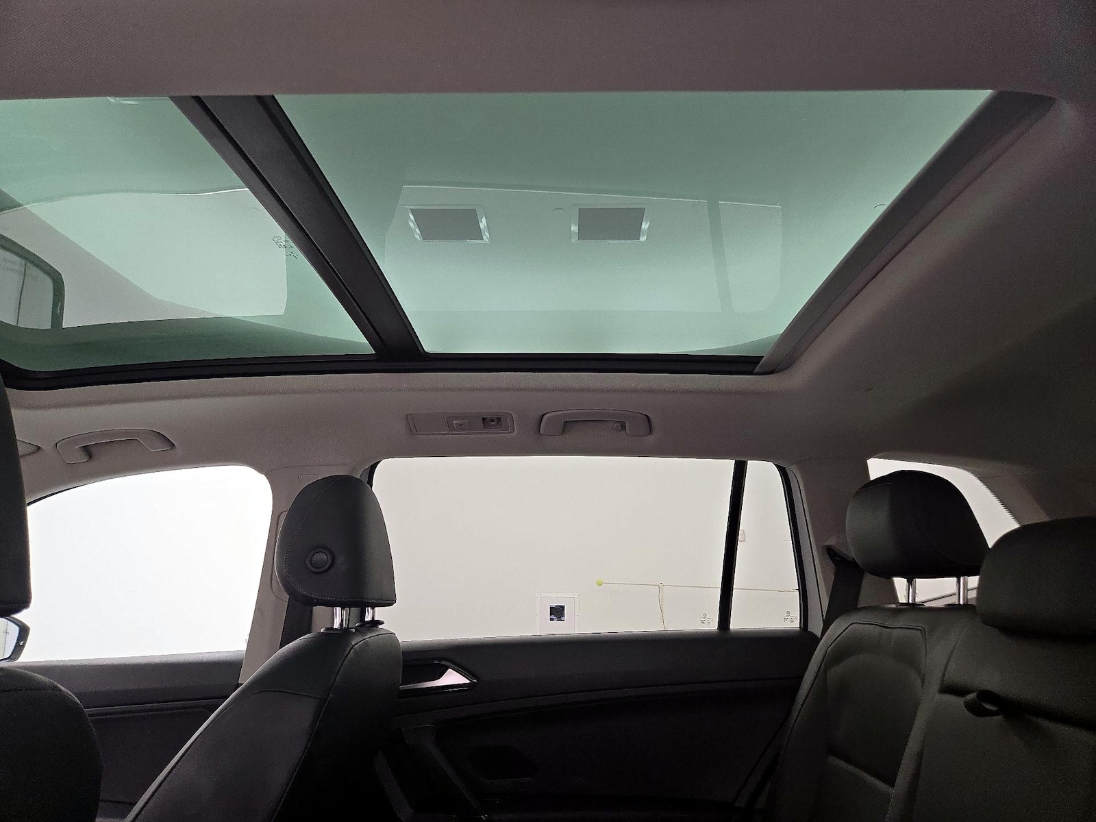 2018 Volkswagen Tiguan SE - Photo 24