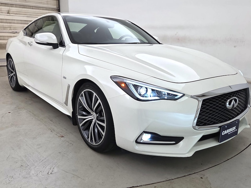 2018 Infiniti Q60 Luxe