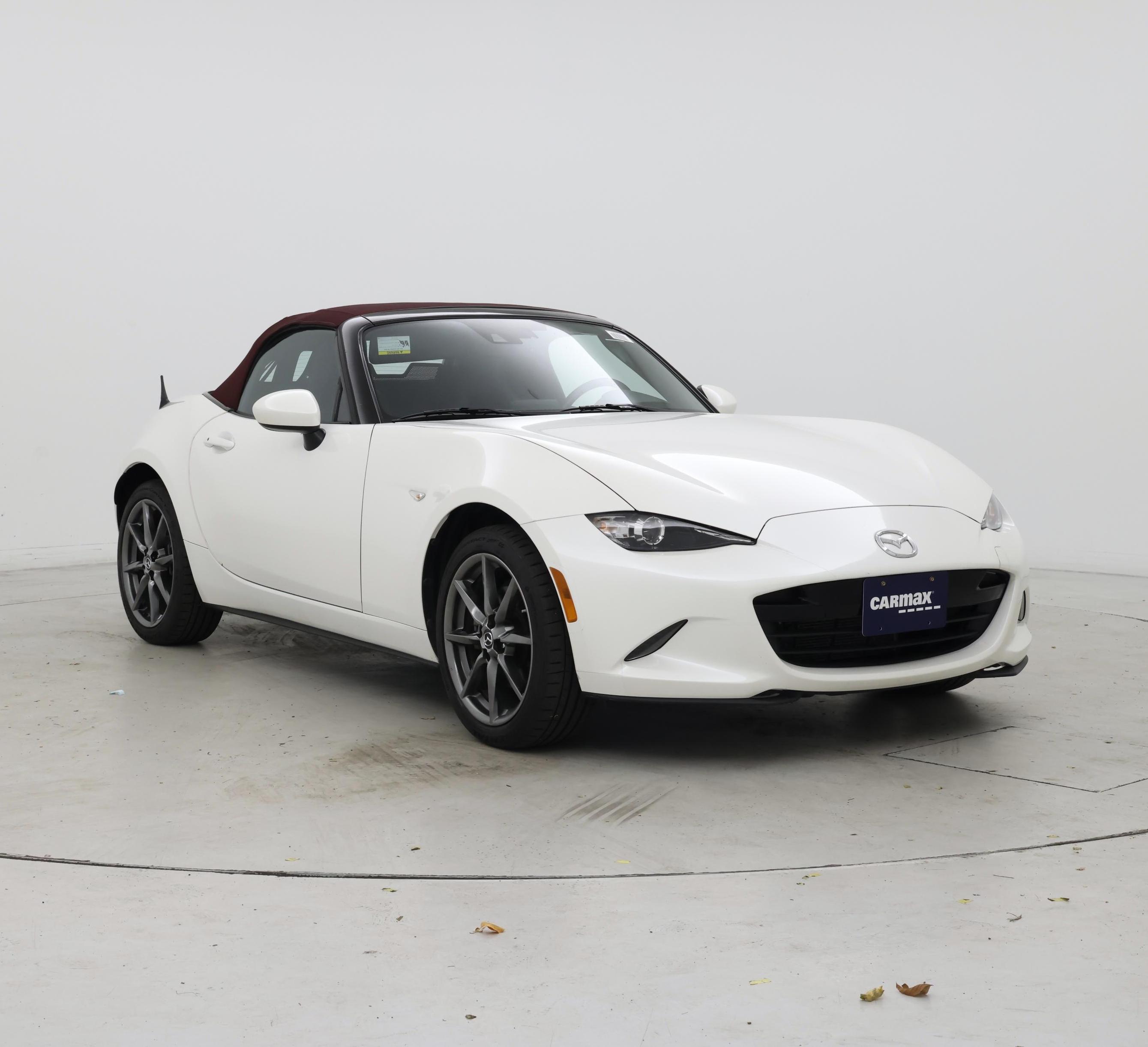 White 2018 Mazda MX-5 Miata Convertible Rear-Wheel Drive Manual