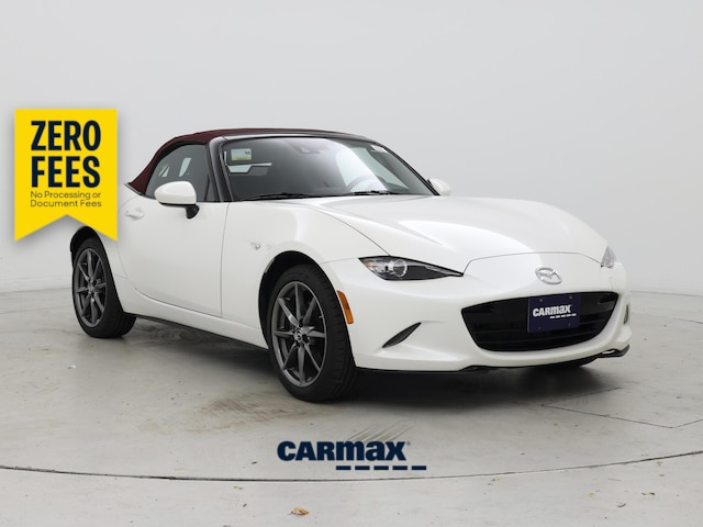 White 2018 Mazda MX-5 Miata Convertible Rear-Wheel Drive Manual