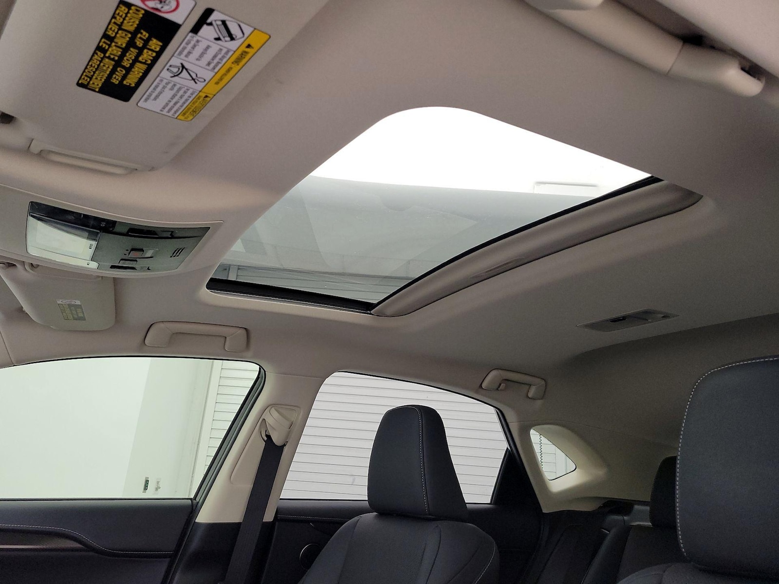 Sunroof(s) & Overhead Airbags