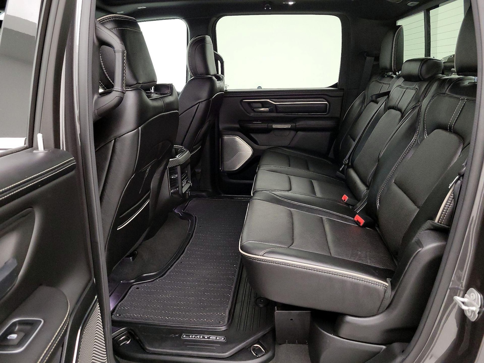 Rear A/C Seat(s)