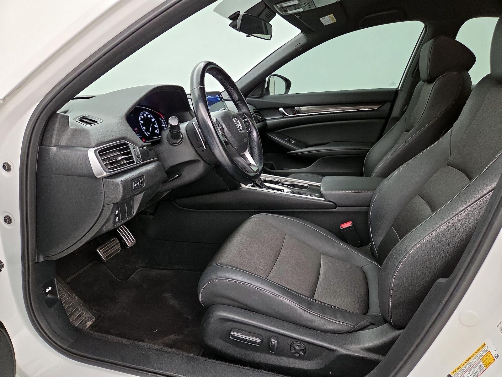 Power Seat(s) & Side Airbags
