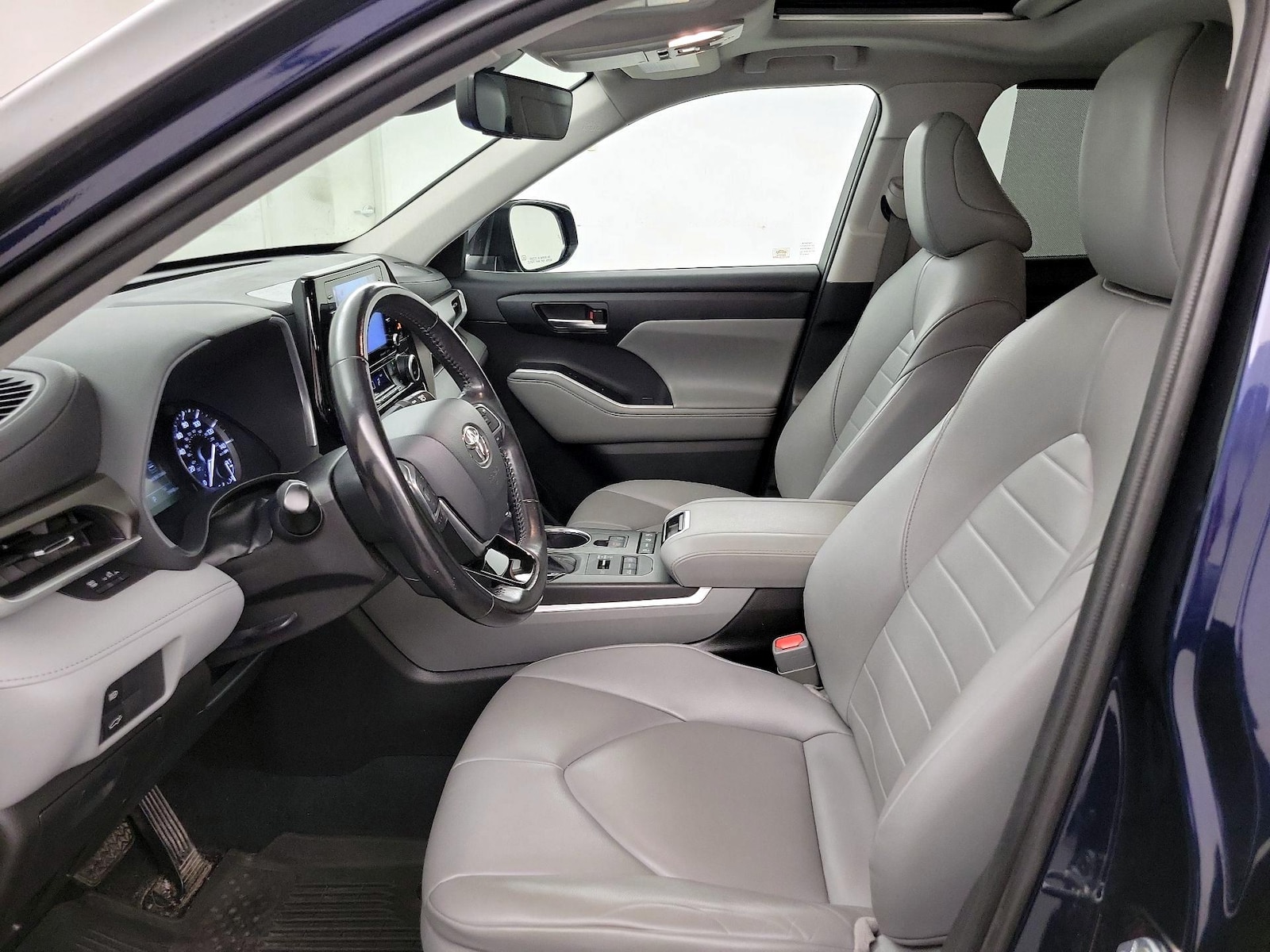 2020 Toyota Highlander XLE - Photo 12