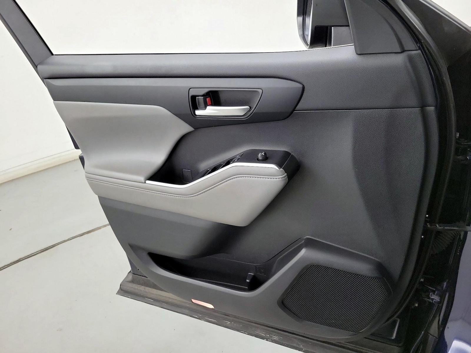 2020 Toyota Highlander XLE - Photo 13