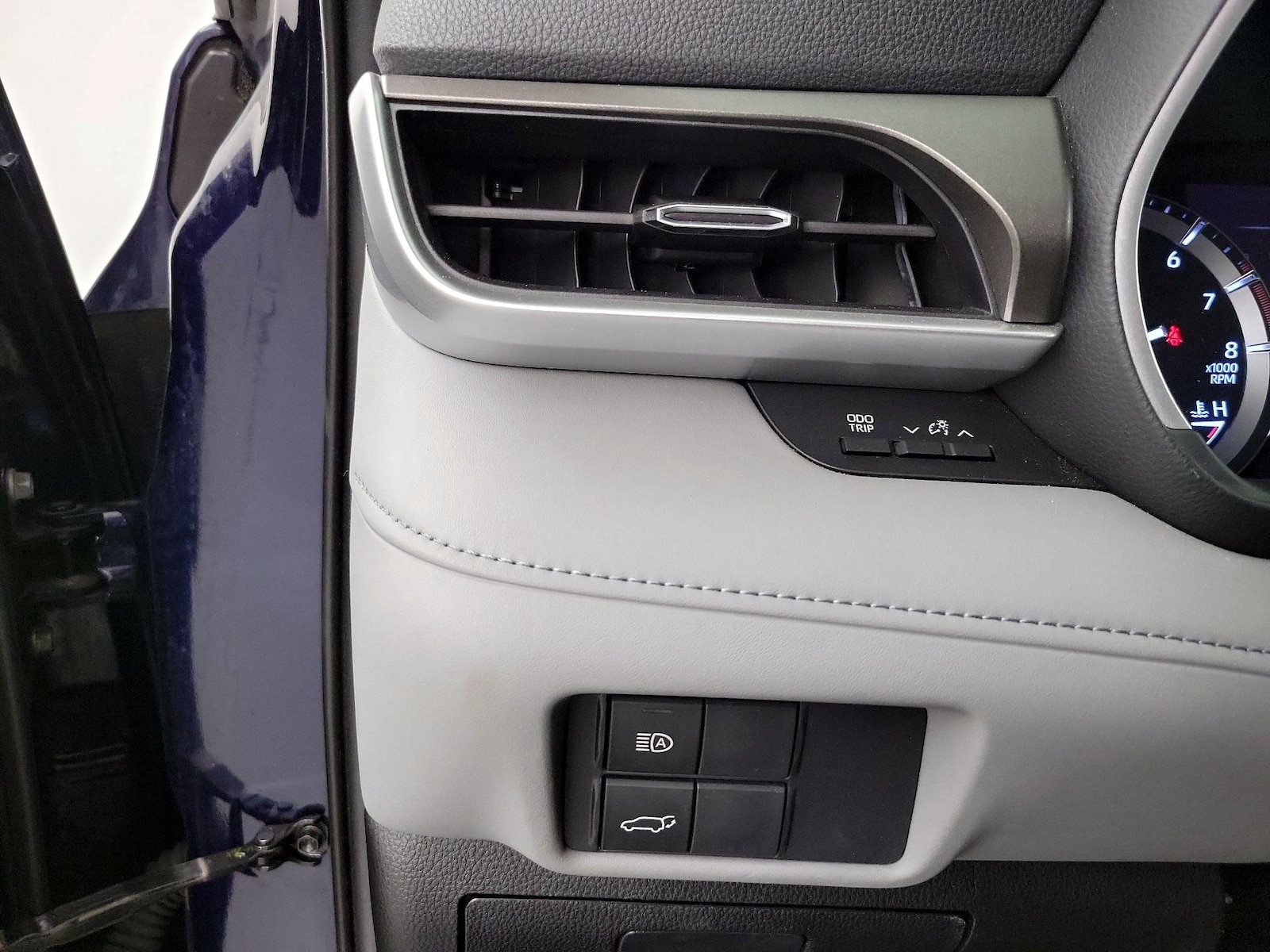 2020 Toyota Highlander XLE - Photo 14
