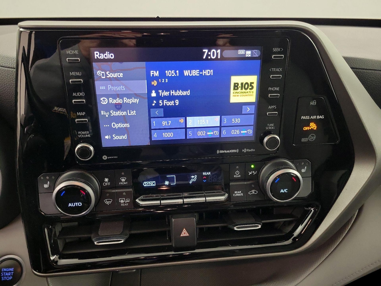 2020 Toyota Highlander XLE - Photo 17