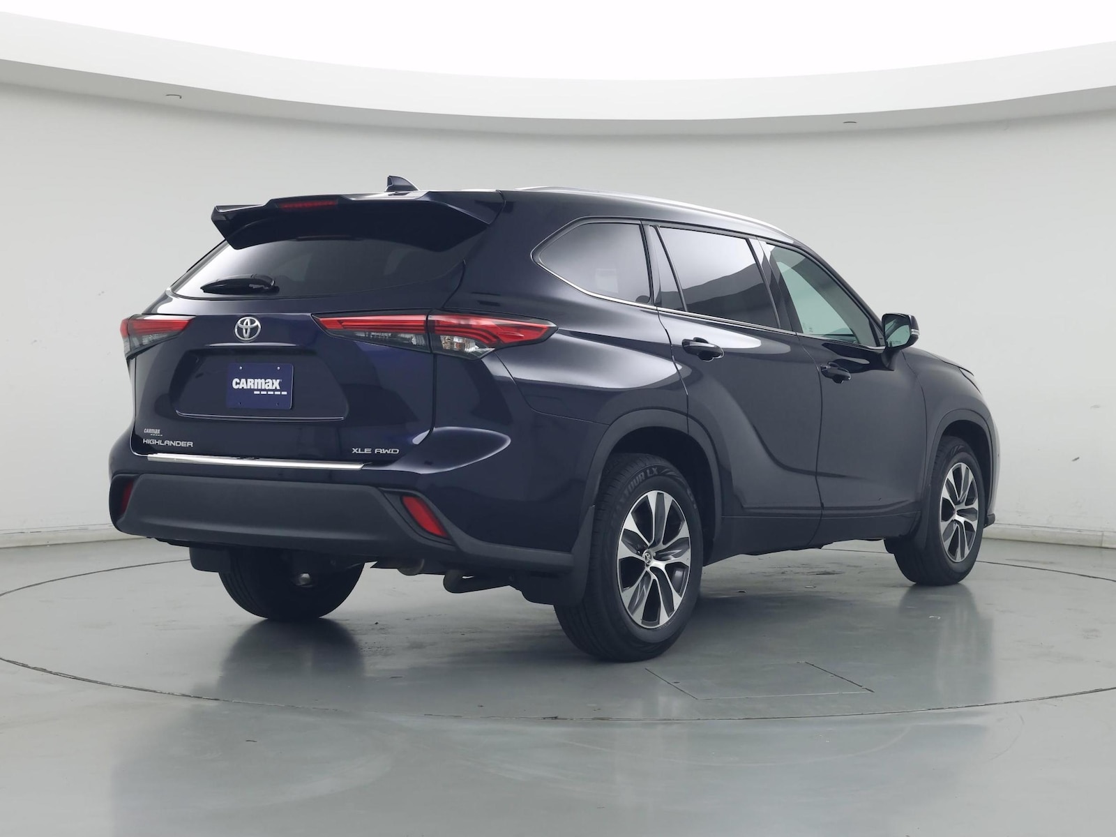 2020 Toyota Highlander XLE - Photo 9