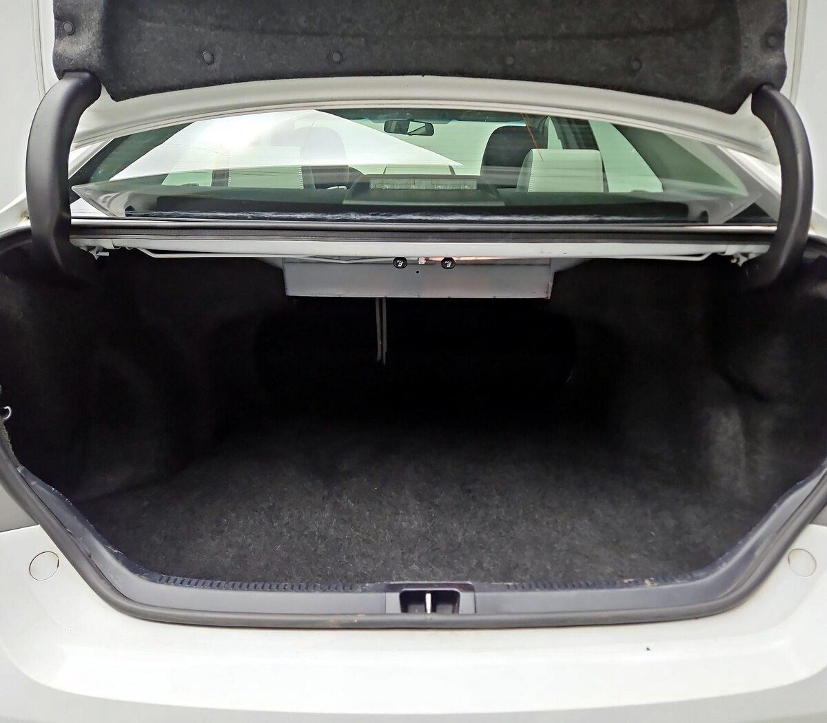 Trunk/Cargo (Seats Up)