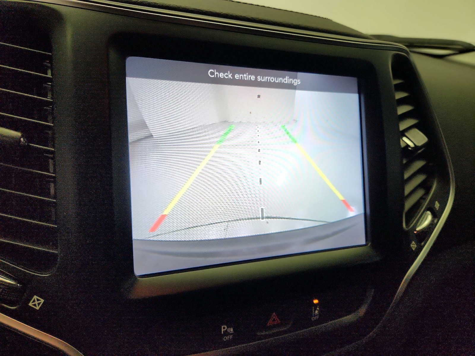 2021 Jeep Cherokee Latitude Lux - Photo 16