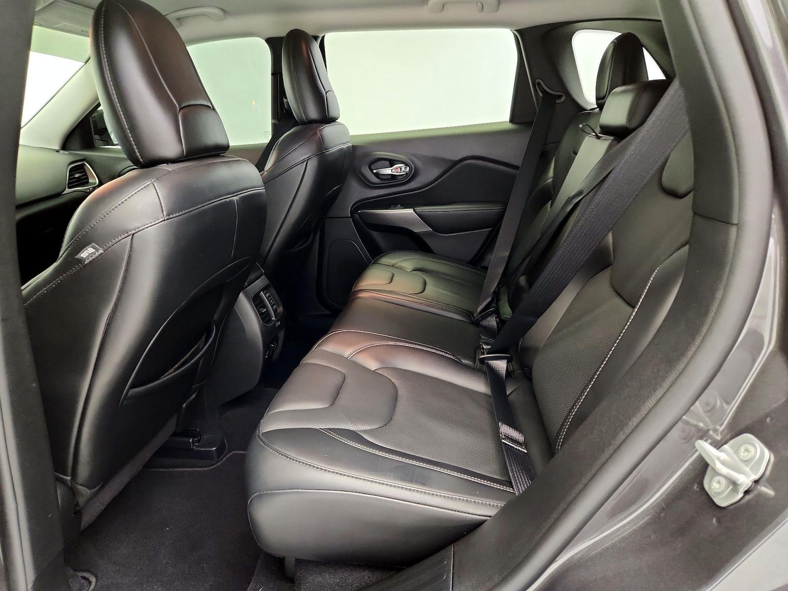 2021 Jeep Cherokee Latitude Lux - Photo 21