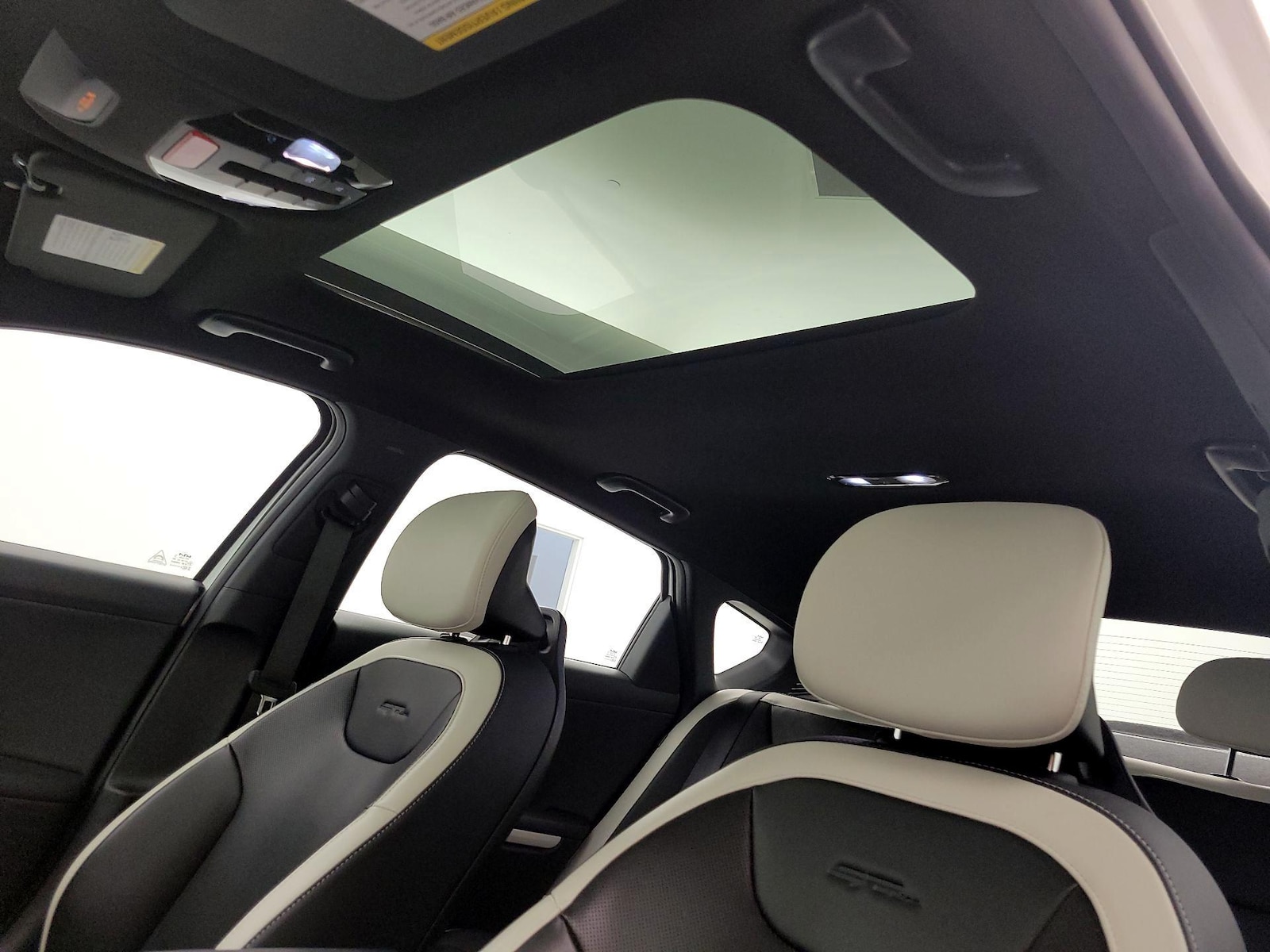 Sunroof(s) & Overhead Airbags