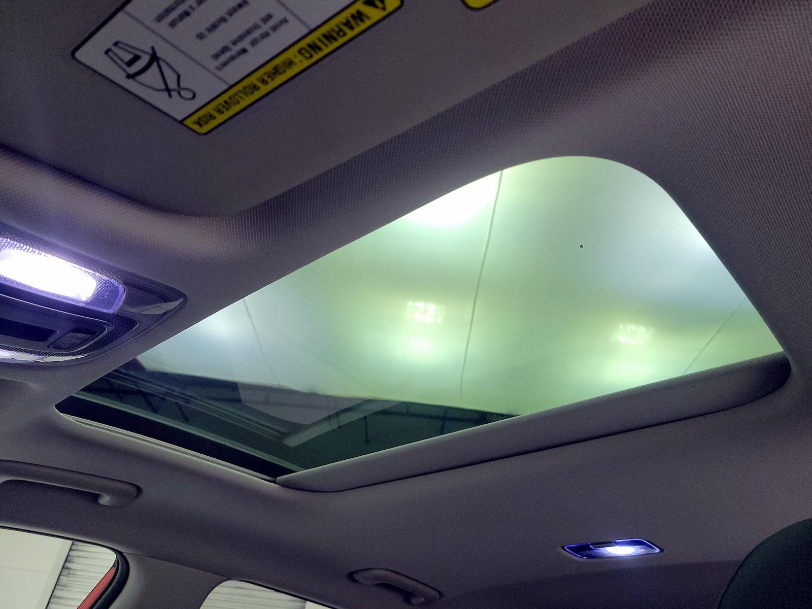 Sunroof(s) & Overhead Airbags